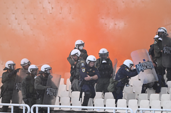 Τελικός Κυπέλλου: 17 συλλήψεις από την ΕΛΑΣ, συνεχίζονται οι έρευνες για ταυτοποίηση και άλλων οπαδών που ήταν στα επεισόδια