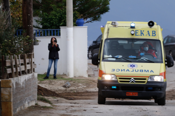 Βόλος: Τροχαίο με νεκρή ηλικιωμένη, «πέθανε στα χέρια μου»