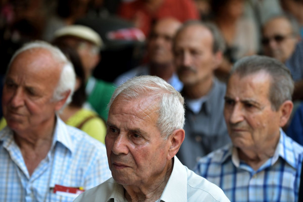 Αποφάσεις - βόμβα για επιστροφή των συντάξεων στα επίπεδα προ του 2012