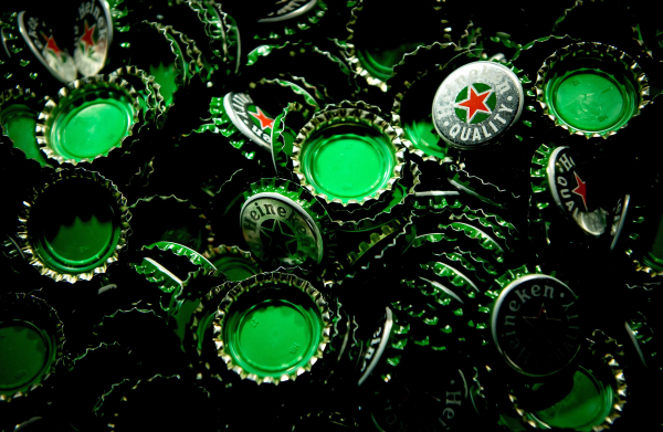 Η Heineken αποσύρει τις επιχειρηματικές δραστηριότητές της από τη Ρωσία