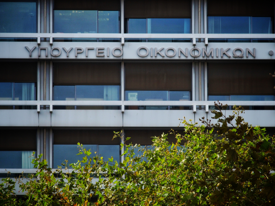 Πλειστηριασμοί: Το υπουργείο Οικονομικών απαντά στην αντιπολίτευση