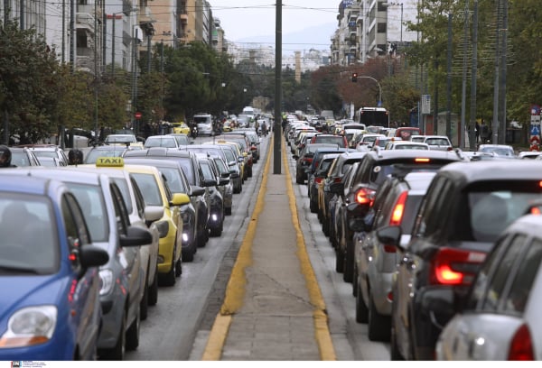 Μεγάλη κίνηση στους δρόμους, πού έχει μποτιλιάρισμα