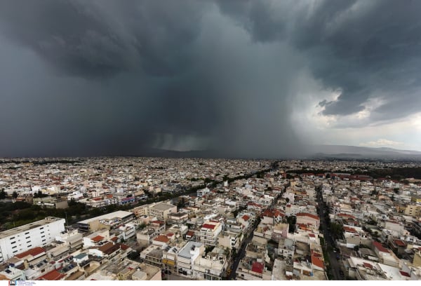 Βροχερό σκηνικό και σήμερα - Πού «χτυπούν» τα έντονα φαινόμενα