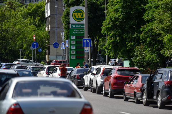 Ρωσία: Φεύγουν οι Ρώσοι για Γεωργία μετά την επιστράτευση, «ουρές» αυτοκινήτων στα σύνορα