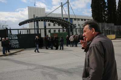 Στάση εργασίας και συγκέντρωση των εκπαιδευτικών στο υπουργείο παιδείας