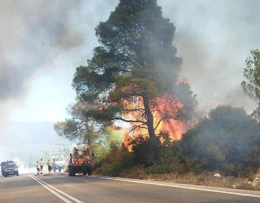 Μεγάλη φωτιά τώρα στο Σοφικό Κορινθίας, ήχησε 112