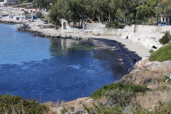 Υπουργείο Υγείας: Σε ποιες περιοχές του Σαρωνικού απαγορεύεται η κολύμβηση