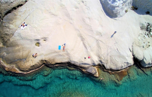 Οι Times προτείνουν τα 16 πιο χαλαρωτικά νησιά στην Ελλάδα - Απόκοσμα τοπία, εντυπωσιακές παραλίες