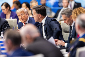 Ο Τραμπ απειλεί να αποσύρει τις ΗΠΑ από το ΝΑΤΟ, μπορεί να το κάνει;