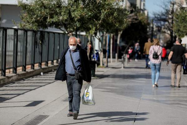 «Μπούκαρε» στο σούπερ μάρκετ φωνάζοντας ότι έχει κορονοϊό