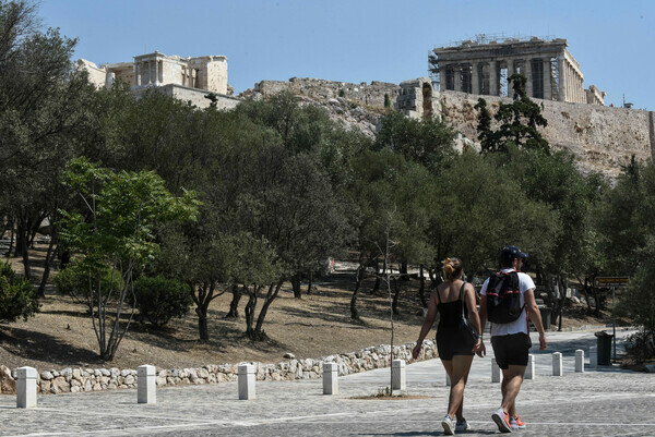 Υψηλά τα κρούσματα και σήμερα, «βράζει» η Αττική