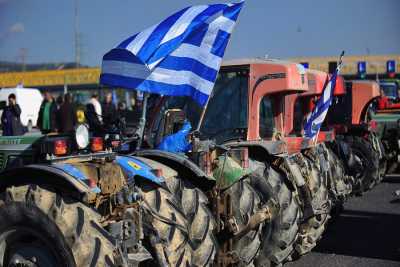 Στα μπλόκα βγαίνουν και οι αγρότες του Αλμυρού