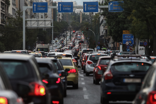 Τα μέτρα της τροχαίας στους δρόμους για την πασχαλινή περίοδο