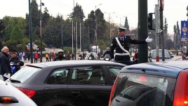 Tροχονόμος στο βάθρο, όπως παλιά