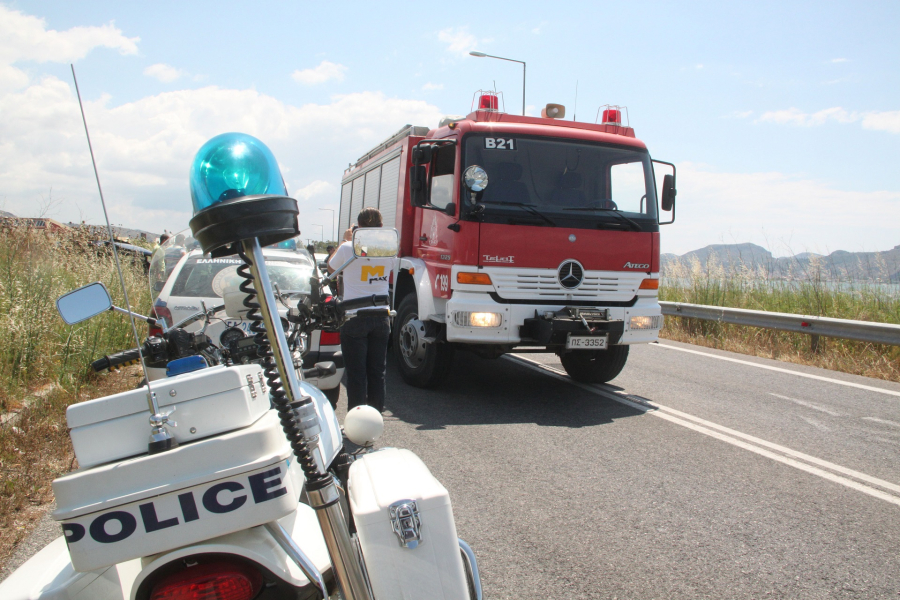 Σοβαρό τροχαίο στην Τρίπολη, νεκρή και τραυματίας από εκτροπή ΙΧ