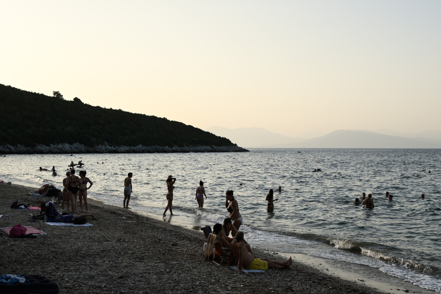 Έρχεται... απότομα το καλοκαίρι: Καιρός με 35αρια για πολλές μέρες