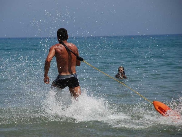 10 προσλήψεις ναυαγοσωστών στην Πάρο