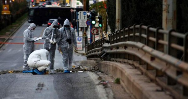 Βόμβα στον ΣΚΑΙ: Κάνουν φύλλο και φτερό το καμένο αυτοκίνητο - Ψάχνουν τη γιάφκα σε Πετράλωνα και Νέα Ιωνία