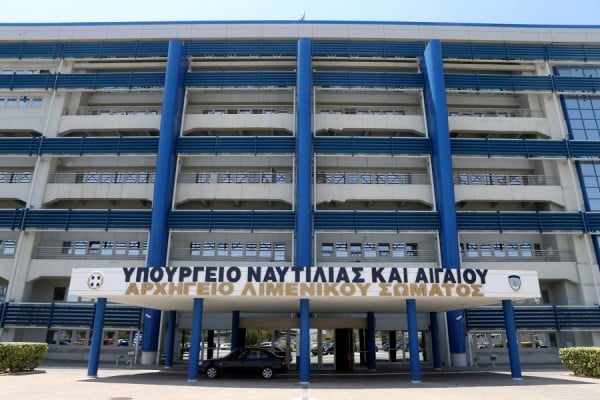 Για ολοκλήρωση της απορρύπανσης στο Σαρωνικό Κόλπο μιλά το ΥΝΑΝΠ