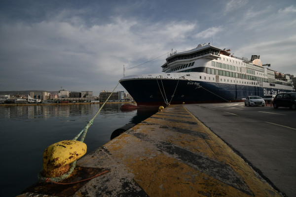 Απαγορευτικό απόπλου σε Πειραιά, Ραφήνα και Λαύριο, ποια δρομολόγια δεν εκτελούνται