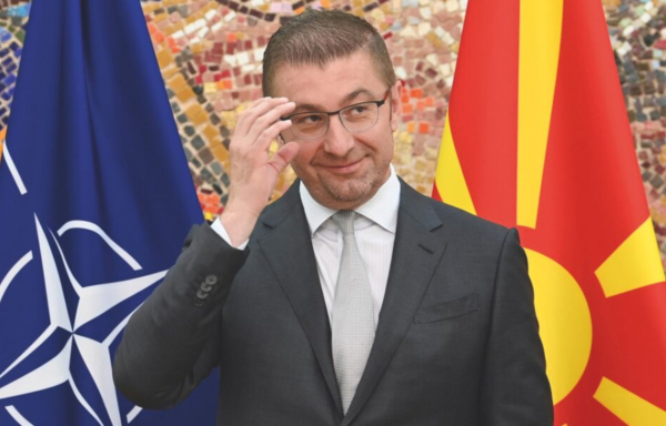 O Μίτσκοσκι αποκάλεσε 3 φορές τη χώρα του «Μακεδονία» στις προγραμματικές του δηλώσεις