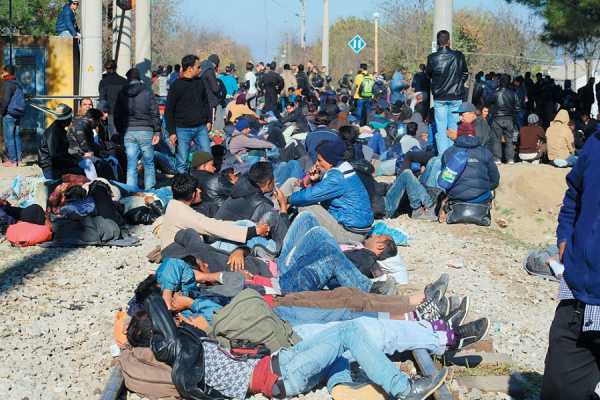 Αποκλεισμός της σιδηροδρομικής γραμμής στην Ειδομένη