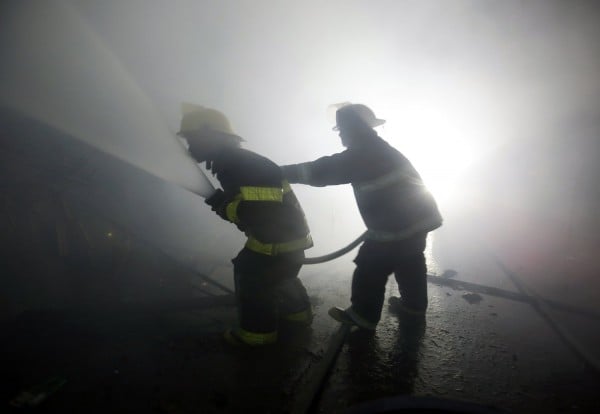 Πάνω από 21 νεκροί από έκρηξη βόμβας μέσα σε εκκλησία στην Αίγυπτο