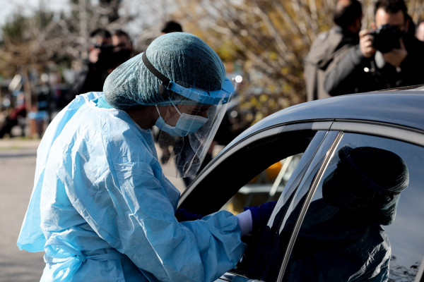 Πού μπορείτε να κάνετε δωρεάν rapid test από τον ΕΟΔΥ σήμερα 22/4