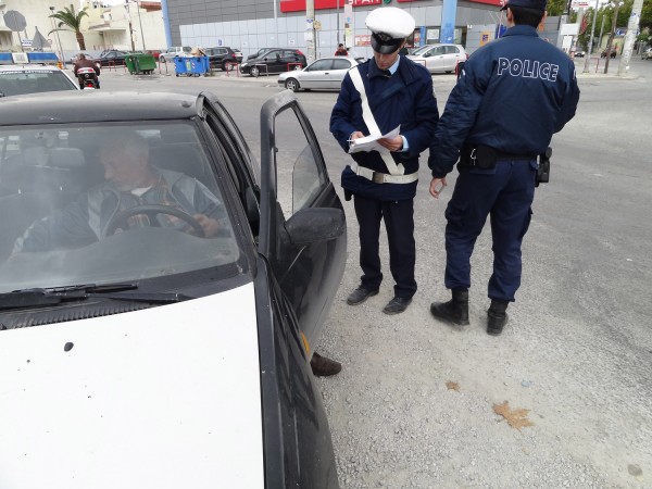 Ο νέος ΚΟΚ τα hands free και οι κλήσεις με πρόστιμο «μηδέν»