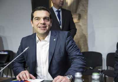 Τσίπρας σε αεροπυροσβέστες: Στα πρόσωπά σας βλέπω ανώνυμους ήρωες