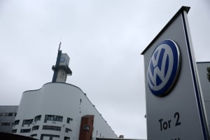 Η Volkswagen ξεκινάει απολύσεις και καταργεί συμφωνίες δεκαετιών, λέει το συνδικάτο