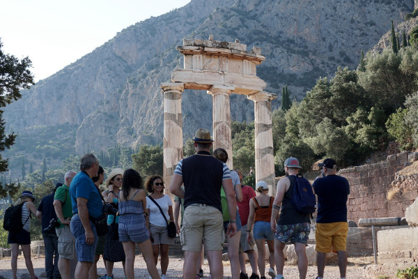 Νέα καμπάνια της ΑΑΔΕ για τους τουρίστες - Πείτε «apodixi please»