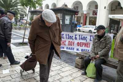 Το 44,8% των συνταξιούχων λαμβάνει συντάξεις κάτω από τα όρια της φτώχιας