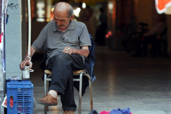 Κόβεται μαχαίρι το... τσιγάρο με τον αντικαπνιστικό νόμο! Έτοιμα 7.000 μπλοκάκια για τα πρόστιμα