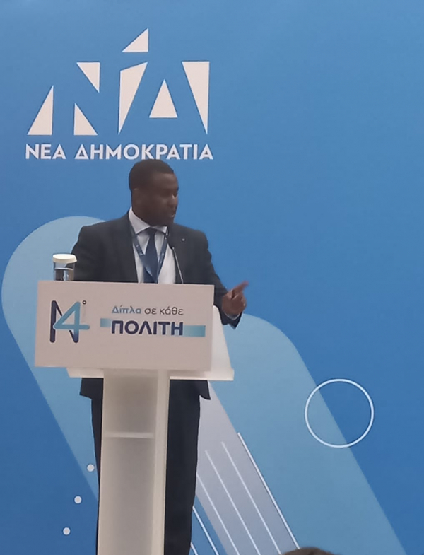 Συνέδριο ΝΔ: Καταχειροκροτήθηκε ο ΓΓ ασύλου και μεταναστευτικής πολιτικής Σπύρος Χαγκαμιμάνα