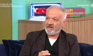 Θηβαίος: Το πρώτο βράδυ στη σκηνή με τον Νταλάρα - Η αποκάλυψη για τη μητέρα του
