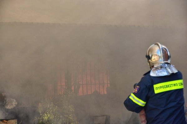 Πυρκαγιά σε βιοτεχνία ξυλείας, στον Νέο Κόσμο