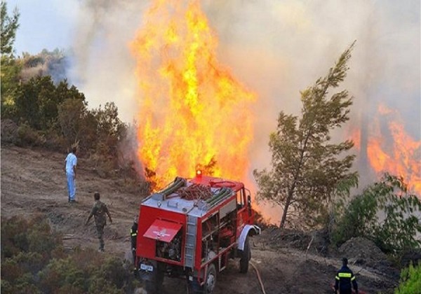 Σε εξέλιξη πυρκαγιά στα νοτιοδυτικά της Κέρκυρας