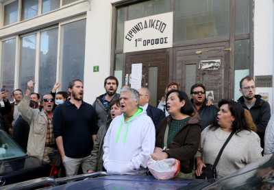 Συνεχίζουν την αποχή οι συμβολαιογράφοι από τους πλειστηριασμούς