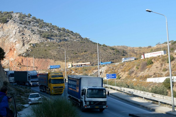 Από αύριο σε ισχύ η απαγόρευση κυκλοφορίας φορτηγών