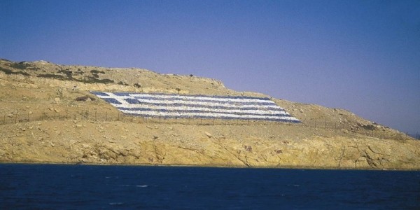 Ο νεαρός με τη σημαία σε Καμμένο: «Θα βουτάς τη γλώσσα σου στο μυαλό σου»