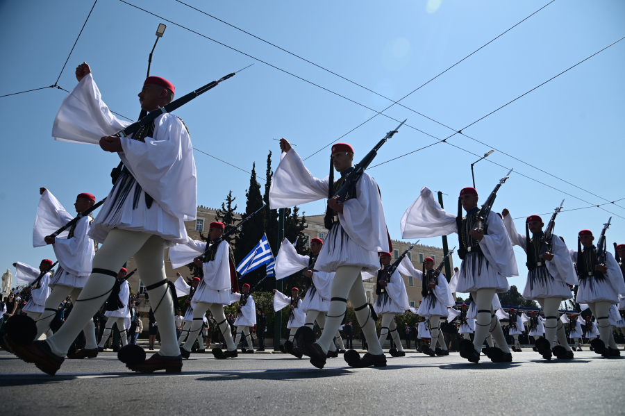 25η Μαρτίου: Κλειστά μαγαζιά- Πώς λειτουργεί το μετρό