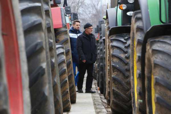 Μπλόκα: Έτοιμοι οι αγρότες για κλιμάκωση