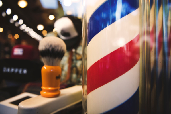 Τι είναι το Barber Pole που βρίσκεται εξω απο τα κουρεία