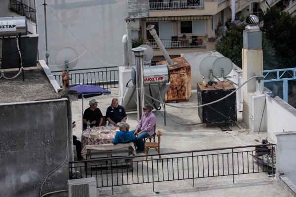 Καιρός: Λαμπρή σαν... καλοκαίρι, με 28 βαθμούς Κελσίου το ψήσιμο του οβελία