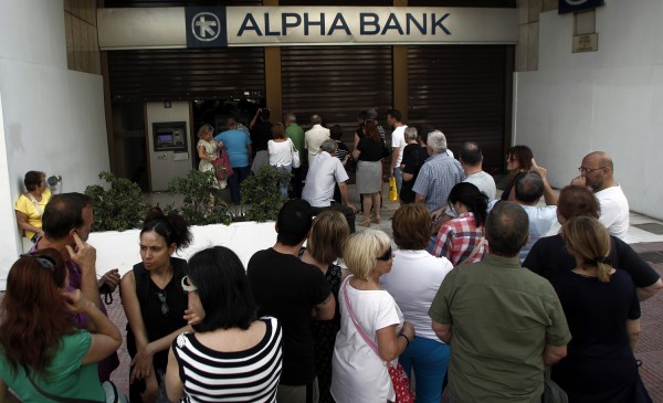 Τα capital controls και οι διασωληνωμένες τράπεζες