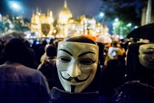 Οι Anonymous «έριξαν» την ιστοσελίδα για τους ηλεκτρονικούς πλειστηριασμούς