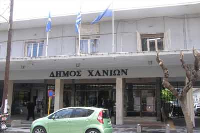 Διαμαρτυρία αστέγων στο δήμο Χανίων για «απουσία δημοτικής μέριμνας»