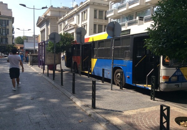 Αστικό έμεινε εγκλωβισμένο για σχεδόν...10 ώρες, εξαιτίας παράνομα παρκαρισμένου Ι.Χ