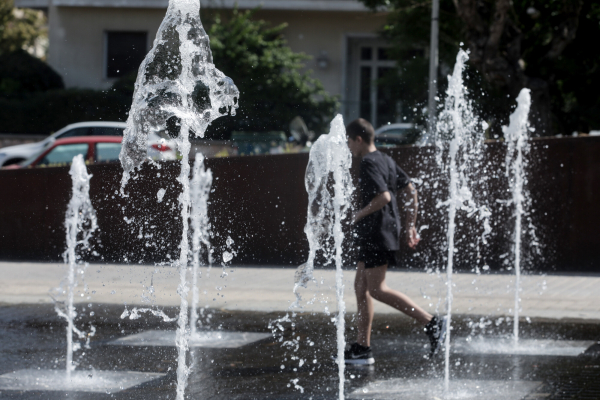 Καυτός ο φετινός Ιούνιος – Στη Δυτική Ελλάδα ο υδράργυρος έσπασε ρεκόρ από το 2010